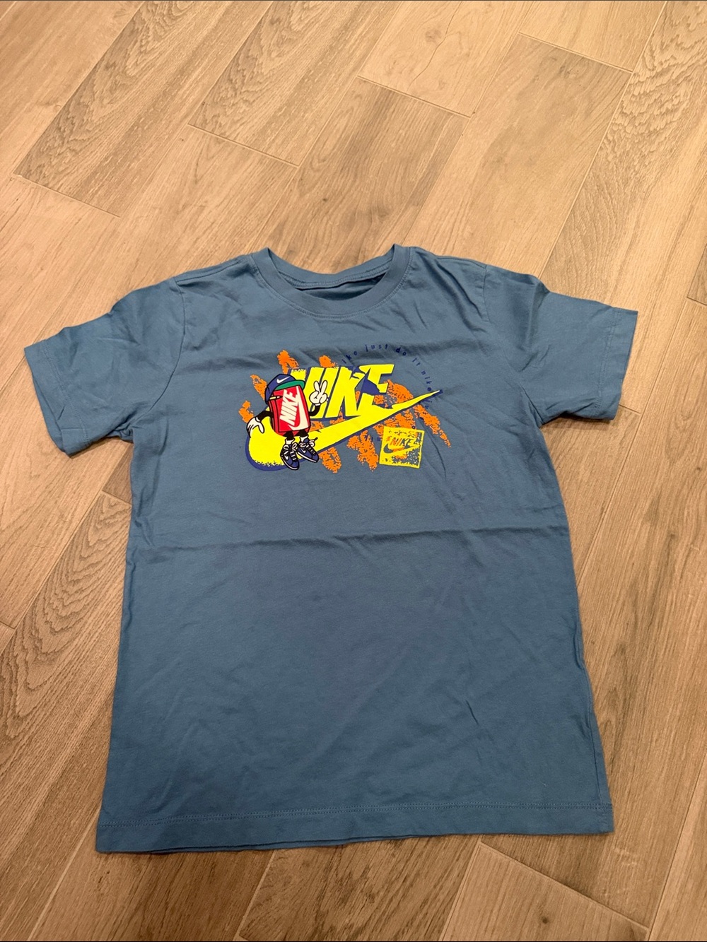 Nike Boys Blue Short Sleeve Tee with Multicolor Graphic Size L
